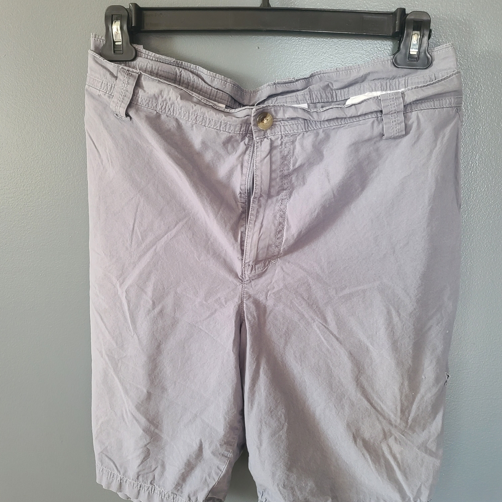 Columbia Men's Light Gray Flat Front Shorts